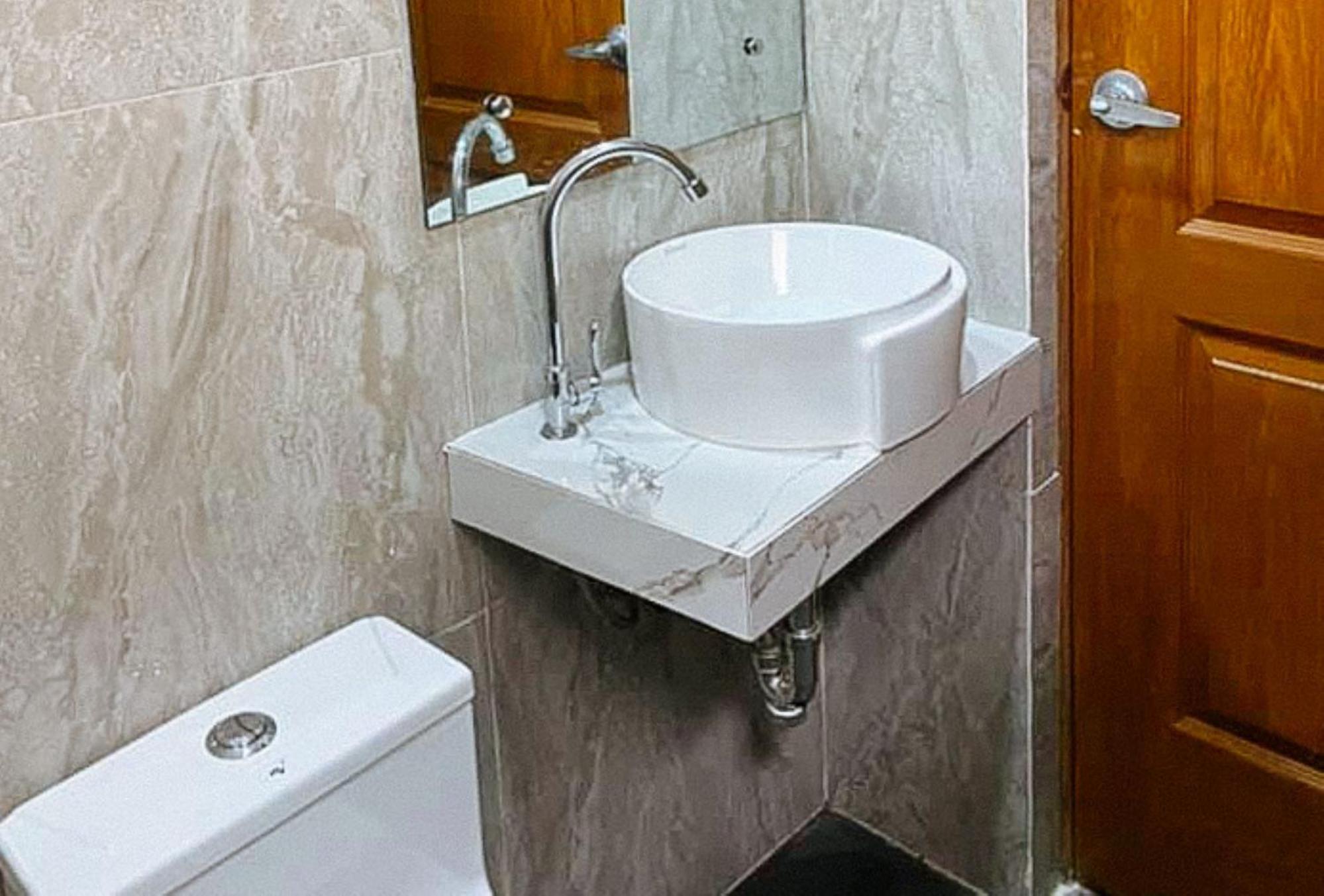 Leonila'S Travellers Inn Iloilo Zewnętrze zdjęcie