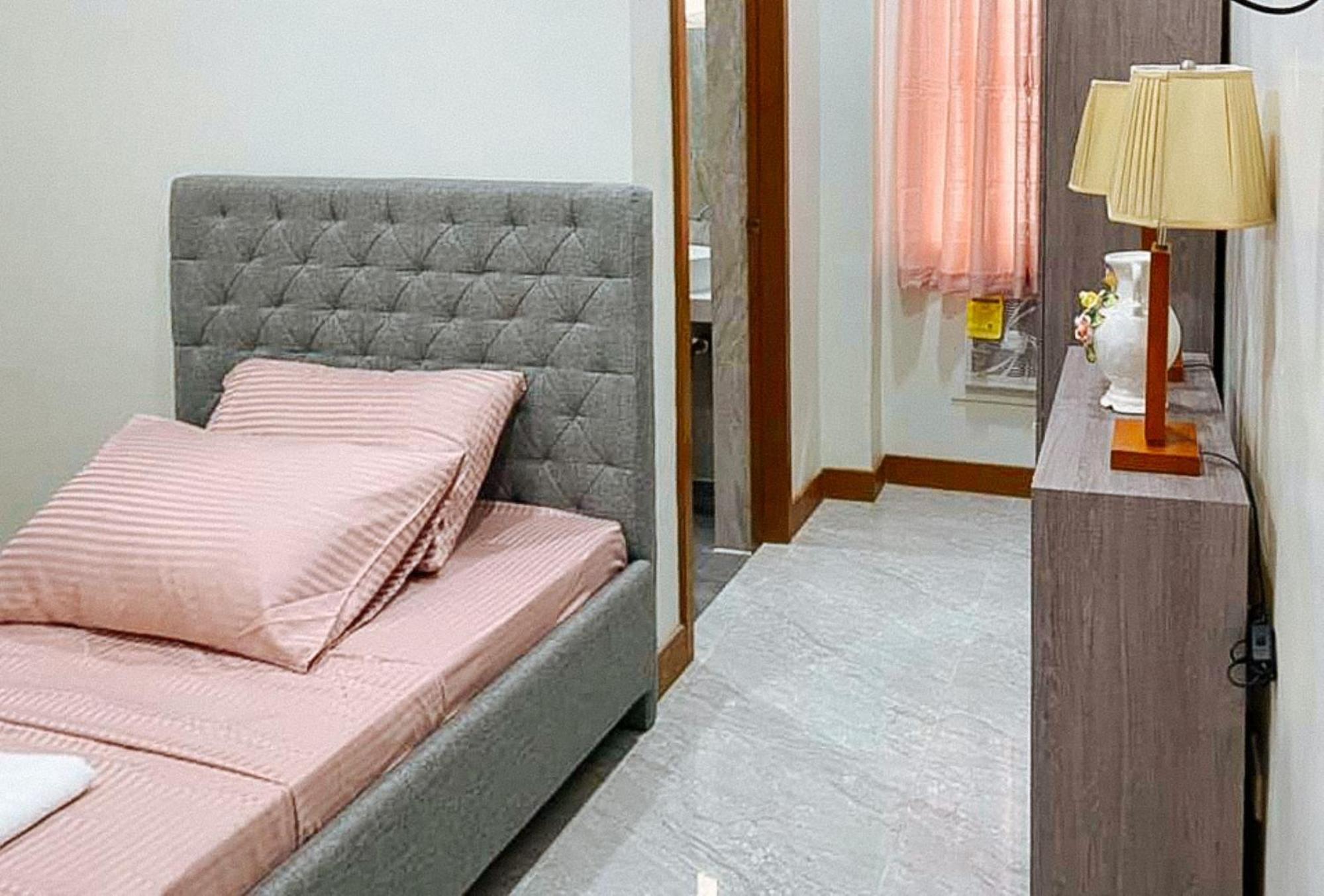 Leonila'S Travellers Inn Iloilo Zewnętrze zdjęcie