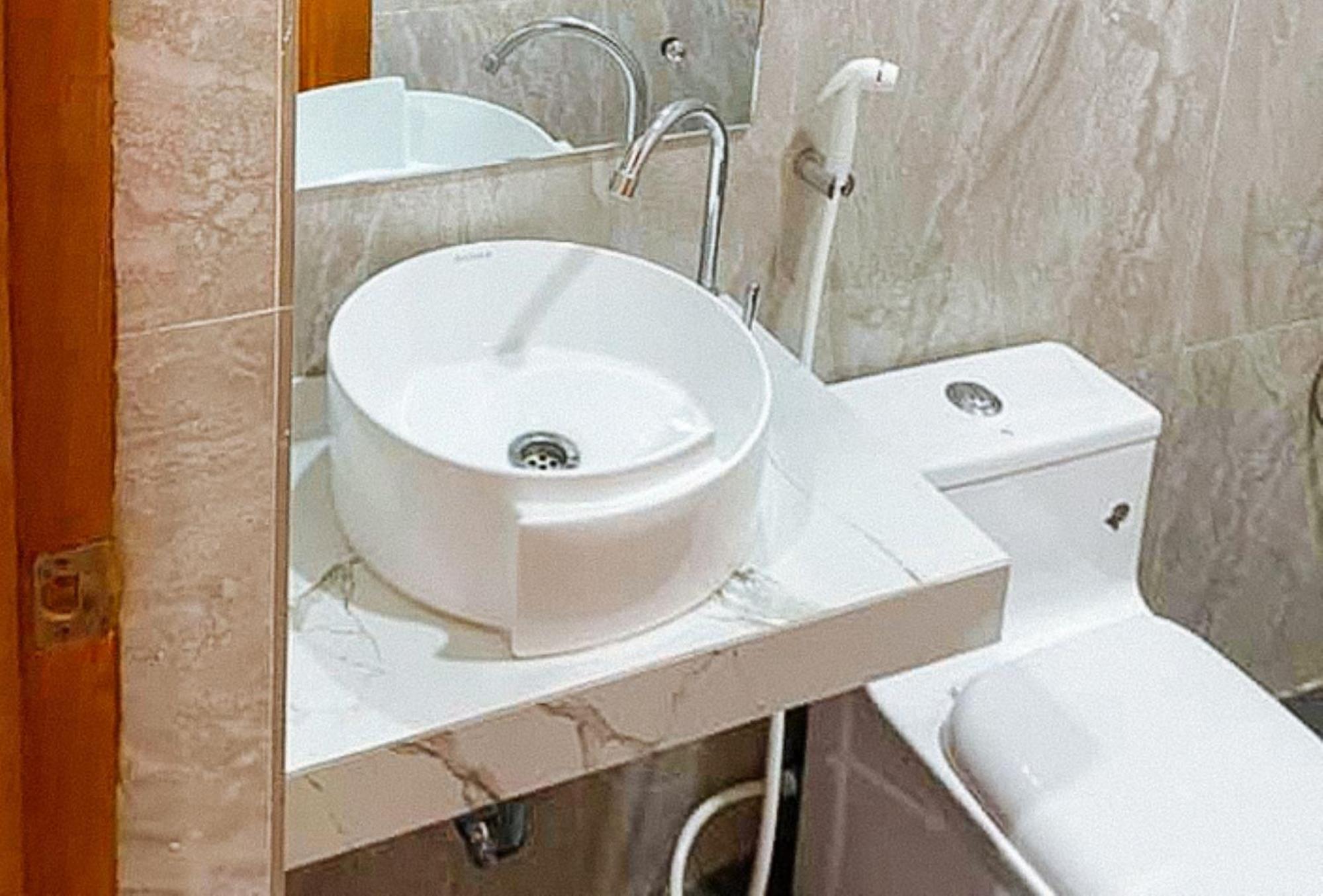 Leonila'S Travellers Inn Iloilo Zewnętrze zdjęcie